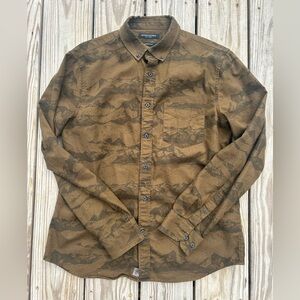 Banana Republic Men's Brown Mountain  Untucked Slim Fit Flannel Shirt SIZE M